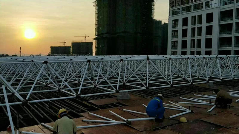 德惠螺栓球网架安装现场